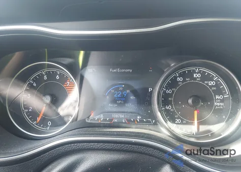 2019 Jeep Cherokee Limited 4X4 из США, поврежденный, VIN 1C4PJMDXXKD120944